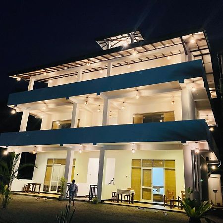 Dk Zur Einkehr Hotel Ahangama Exteriör bild