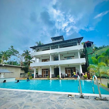 Dk Zur Einkehr Hotel Ahangama Exteriör bild